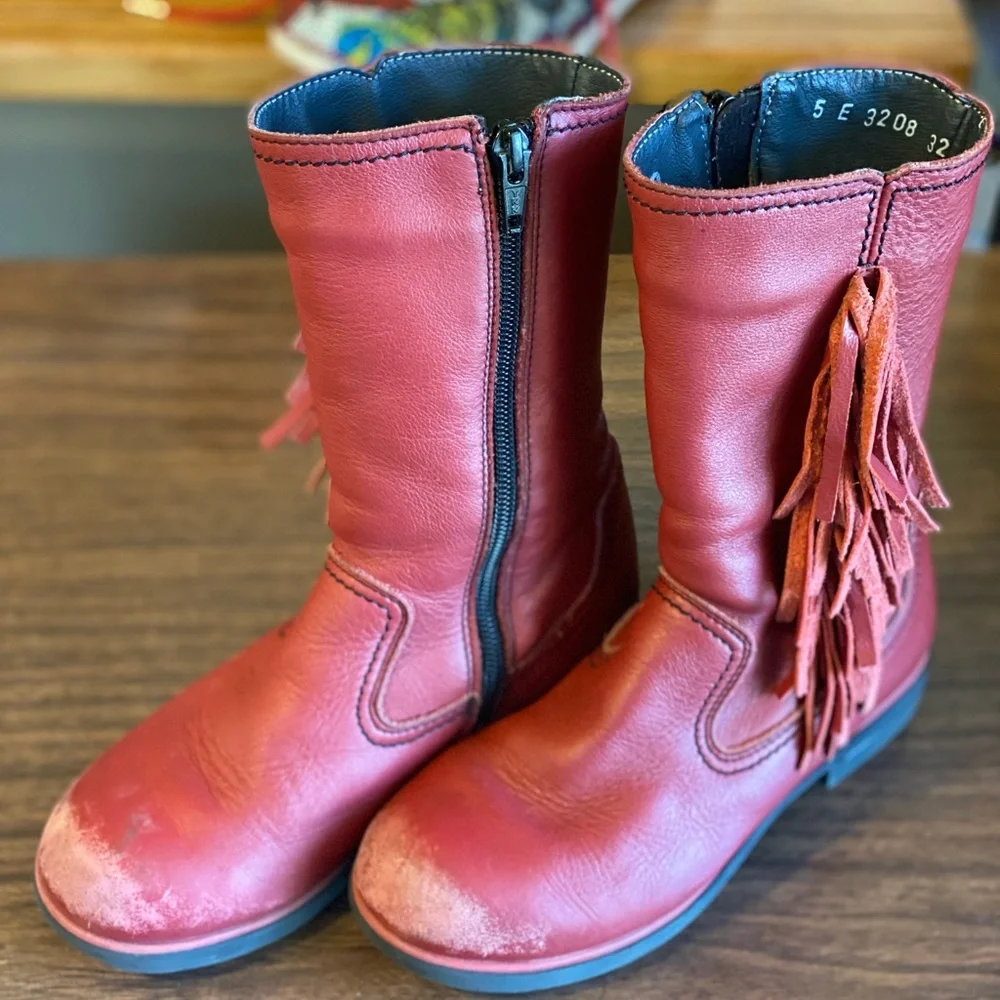 💜💜 Girls Distressed Red Cold Weather Boots Size 32 by Marelbo